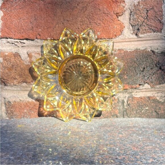 Vintage Federal Glass Honey Gold Starburst Plate 6.5” - Picture 1 of 7